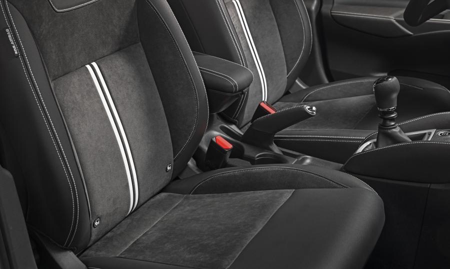 Детали интерьера Nissan Micra (K14) 2019 года  (WW) (фото 10 из 45)